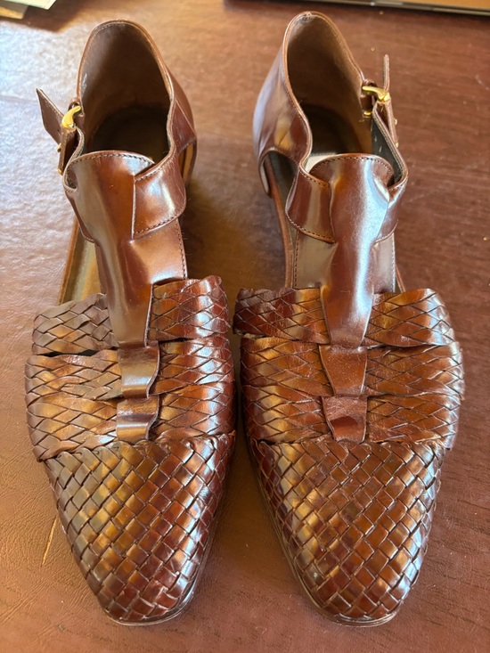 Enzo Angiolini Shoes - Enzo Angiolini preowned Brown Woven Leather Sandals size 9